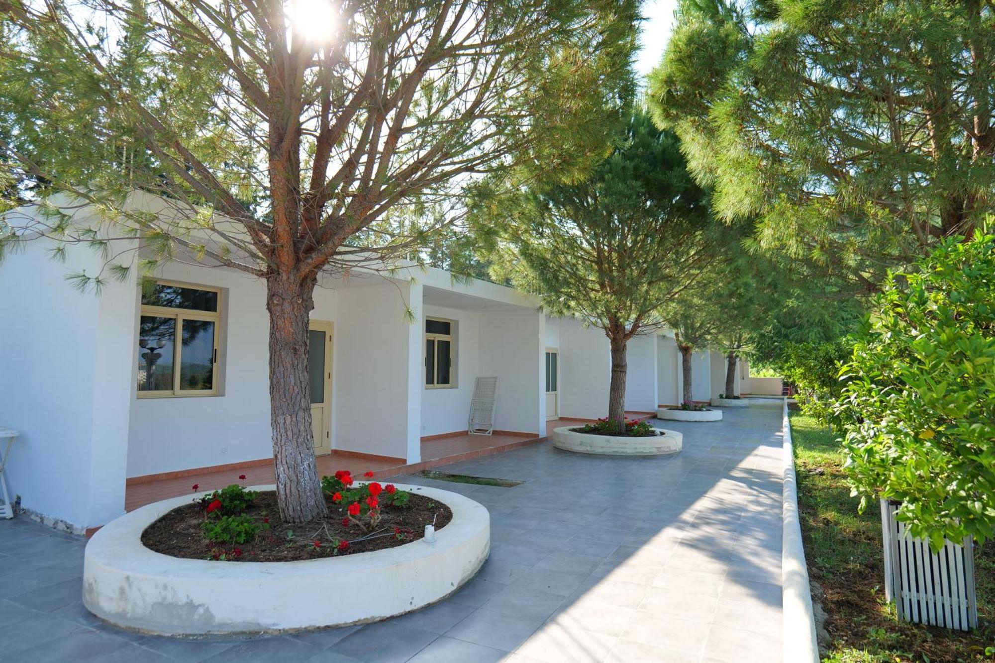 Edva Resort Radhime Exterior photo