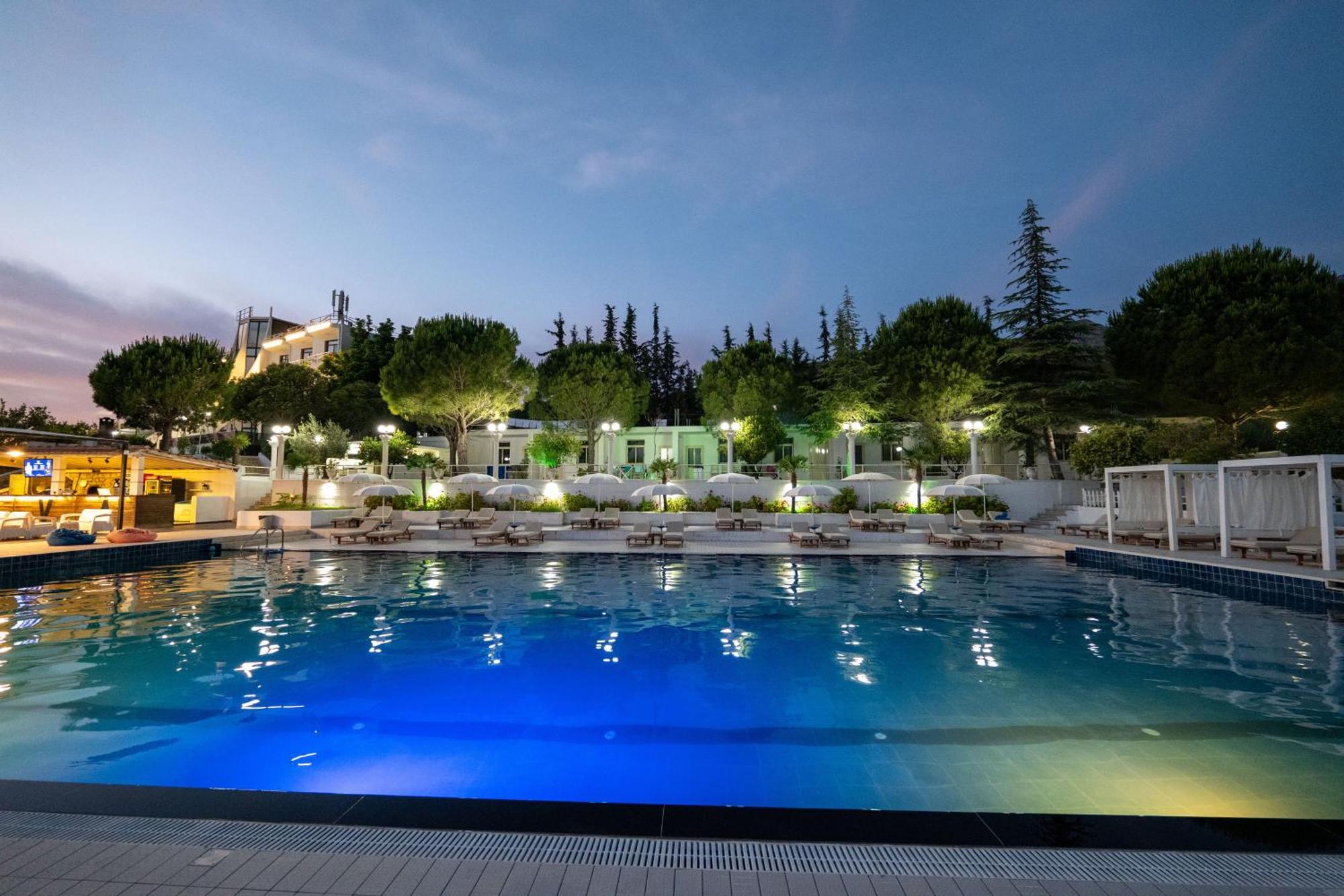 Edva Resort Radhime Exterior photo