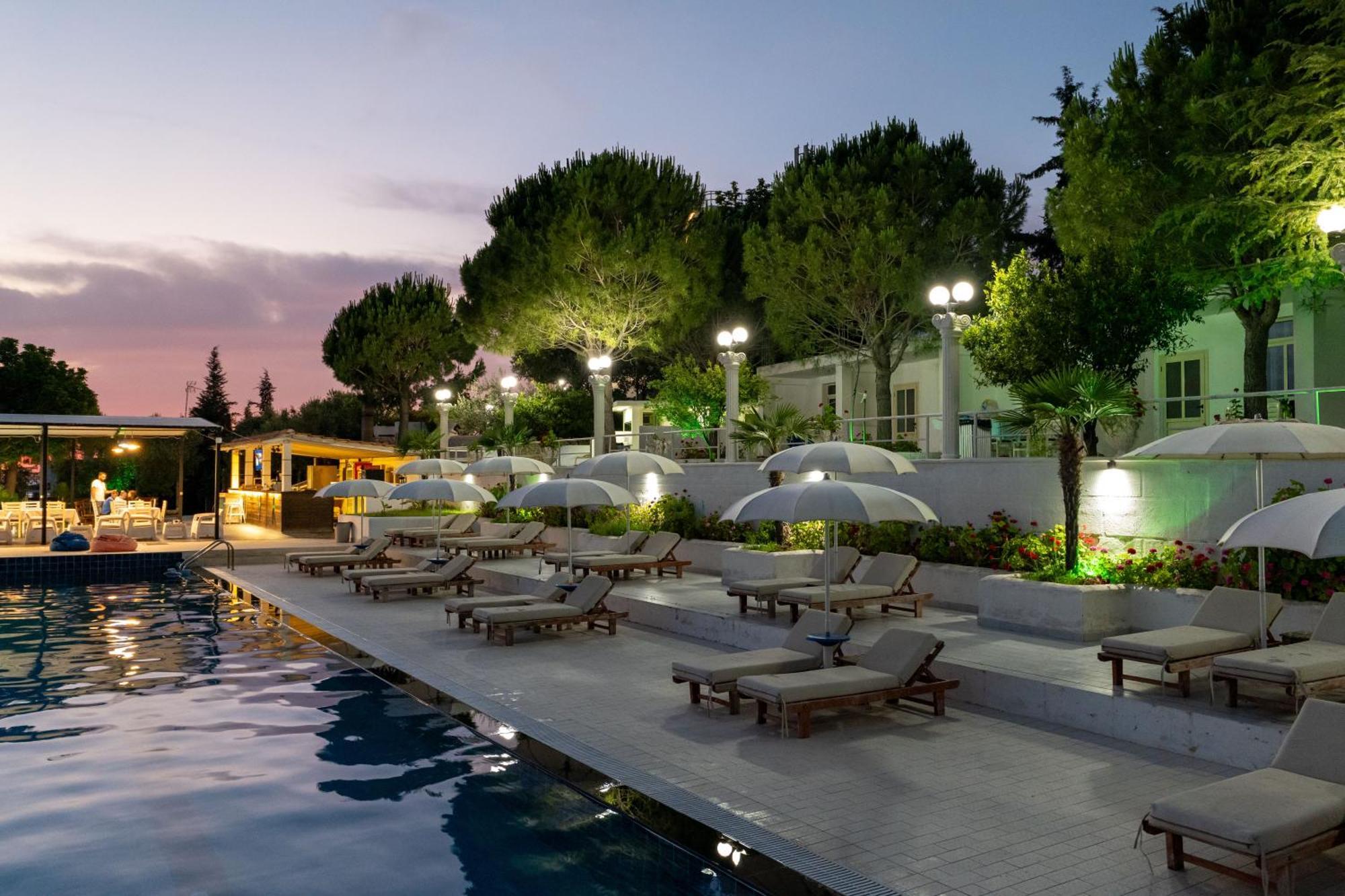 Edva Resort Radhime Exterior photo