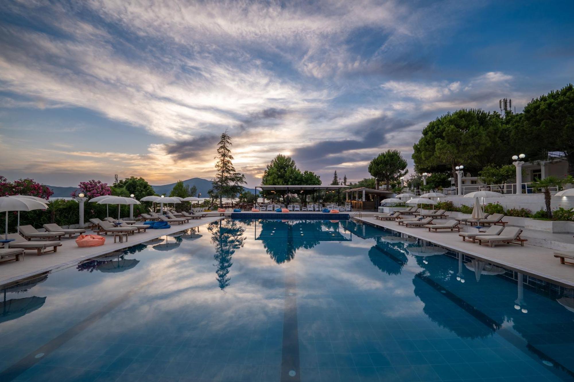 Edva Resort Radhime Exterior photo