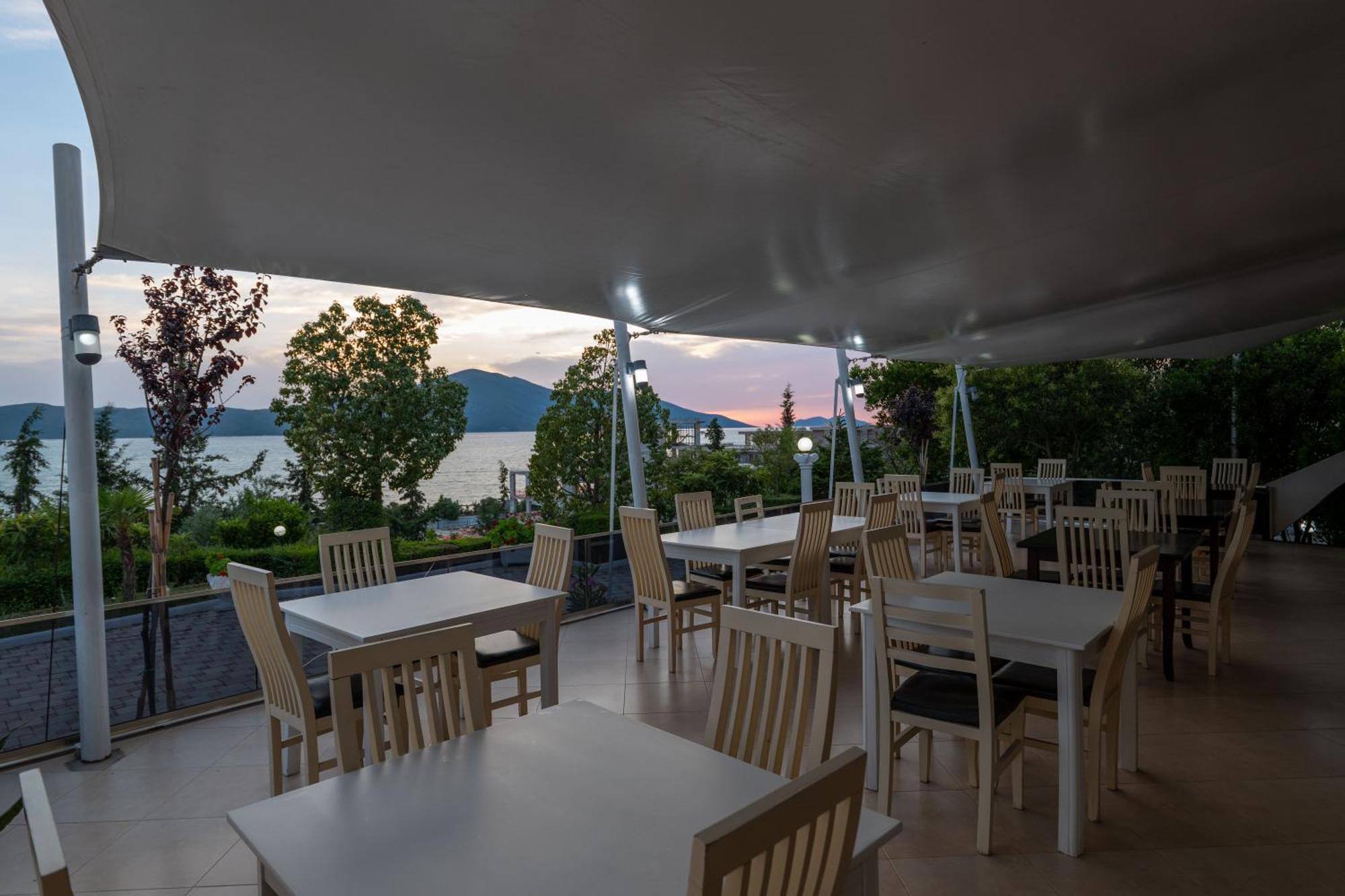 Edva Resort Radhime Exterior photo