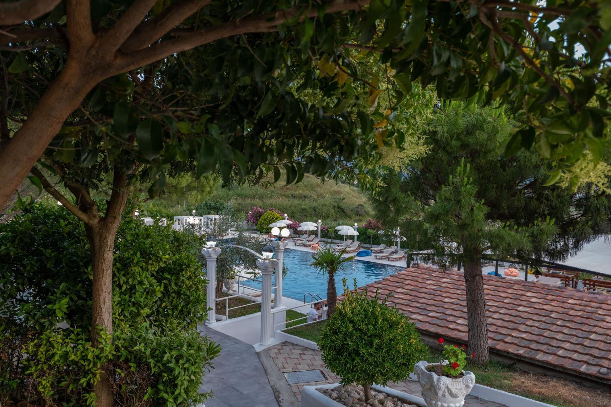 Edva Resort Radhime Exterior photo