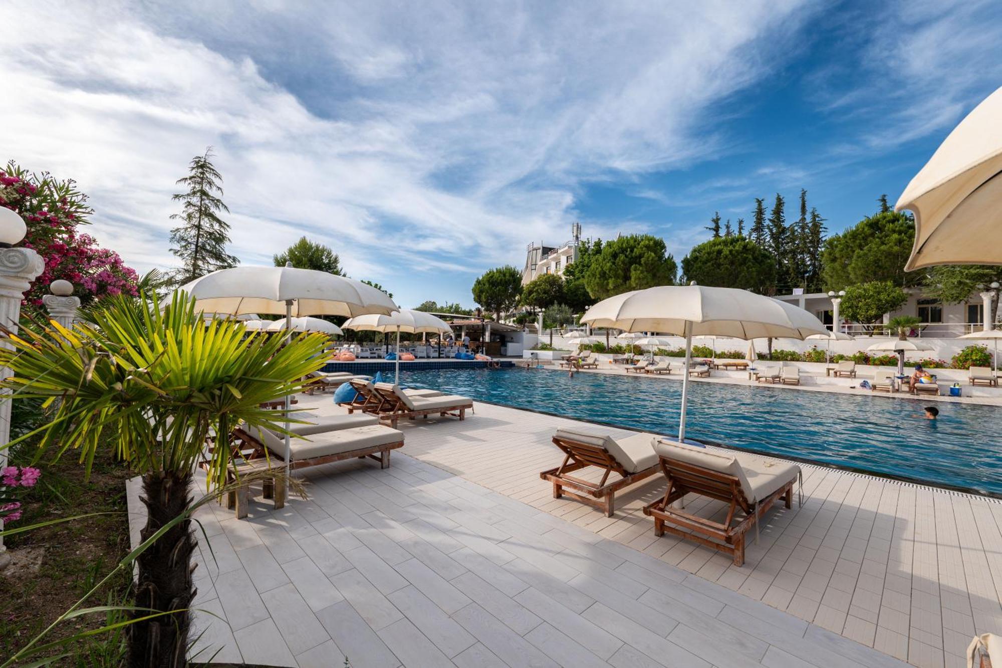 Edva Resort Radhime Exterior photo