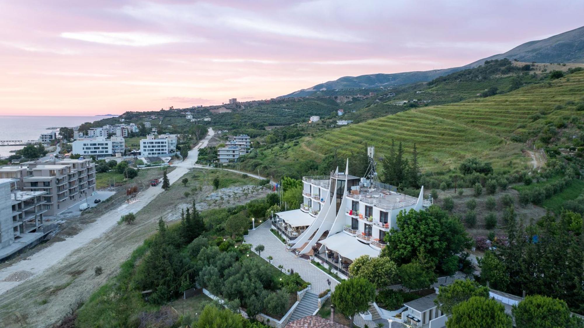 Edva Resort Radhime Exterior photo
