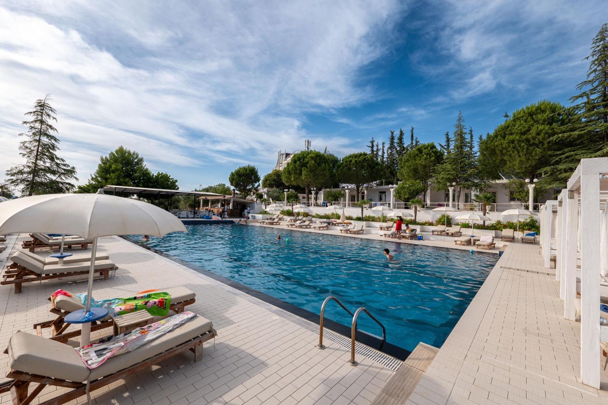 Edva Resort Radhime Exterior photo