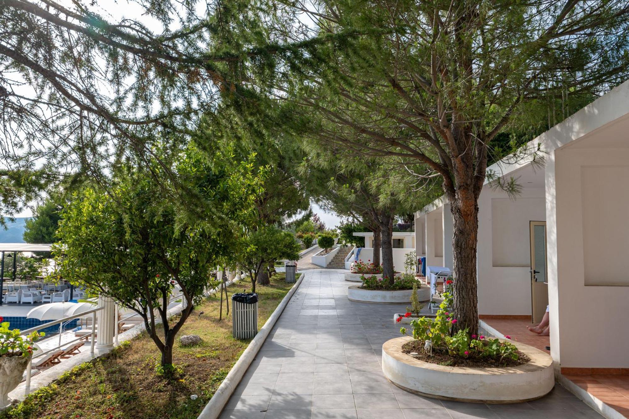 Edva Resort Radhime Exterior photo