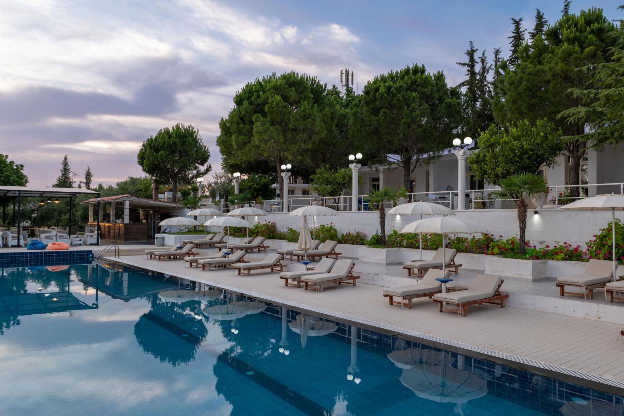 Edva Resort Radhime Exterior photo